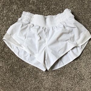 Lululemon Hotty Hot 2.5 short, size 4